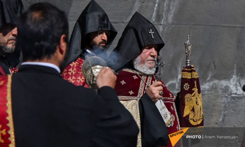 Katolikos daşnaklarla Qarabağı müzakirə etdi