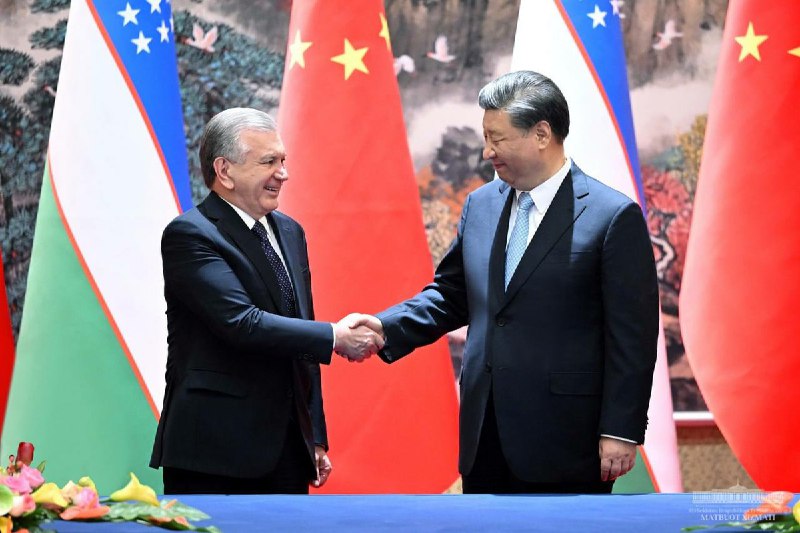 Mirziyoyev Çin liderini Özbəkistana dəvət etdi