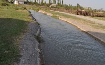 Qusarda kanaldan meyit tapıldı