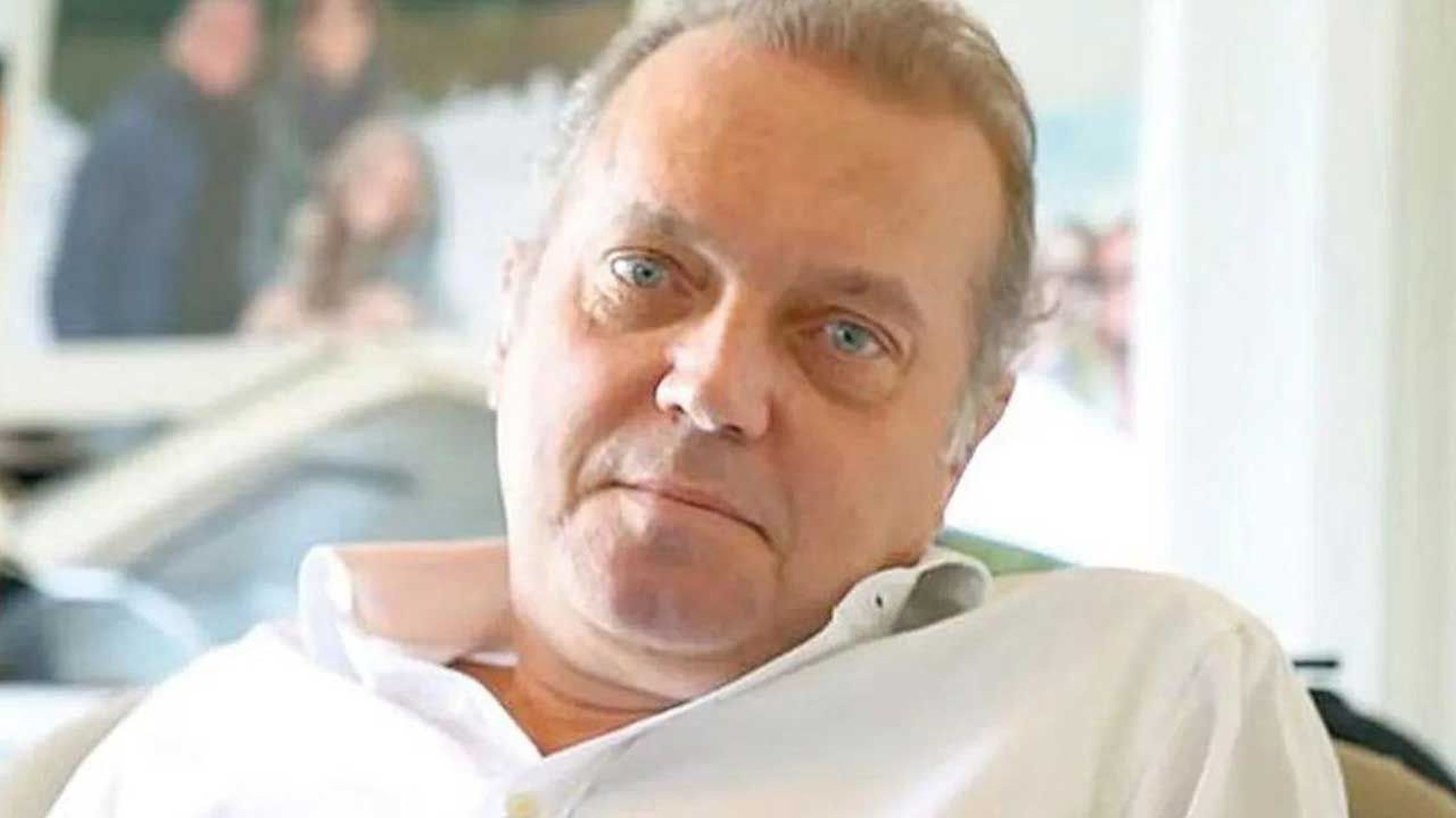 Məşhur partiya sədri siyasətdən gedir