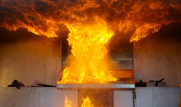 Şəkidə güclü partlayış - Ana və 2 uşağı yaralandı