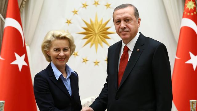 Ərdoğan Leyen ilə ikitərəfli əlaqələri müzakirə etdi 