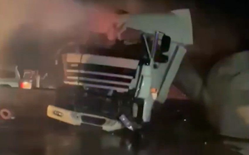 Betonqarışdıran avtomobil avtobusla TOQQUŞDU