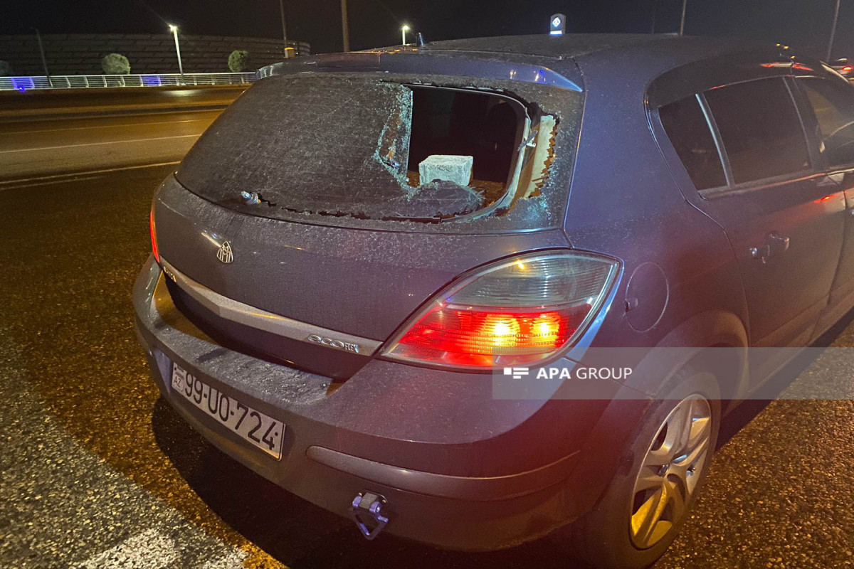 Bakıda cinsi azlıq nümayəndələri maşını daşladılar