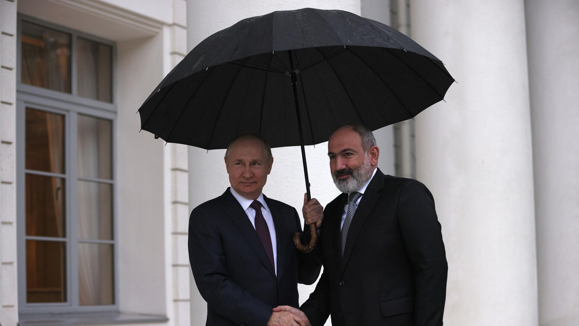 Ermənistan Rusiyanın orbitindən çıxmaq istəyir - ŞƏRH