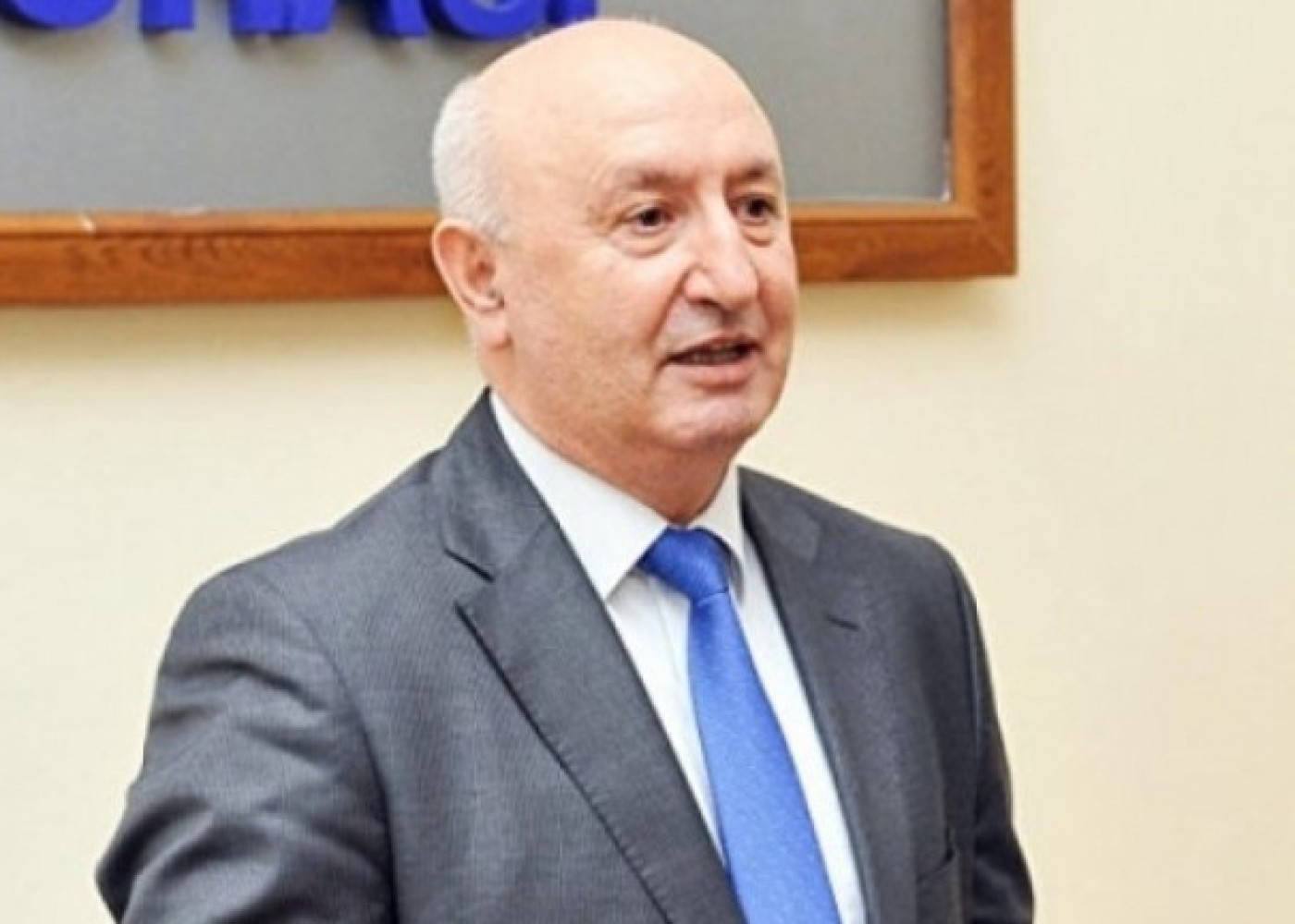 AMEA-da saxtakarlıq halları baş alıb gedir - Professordan ittiham