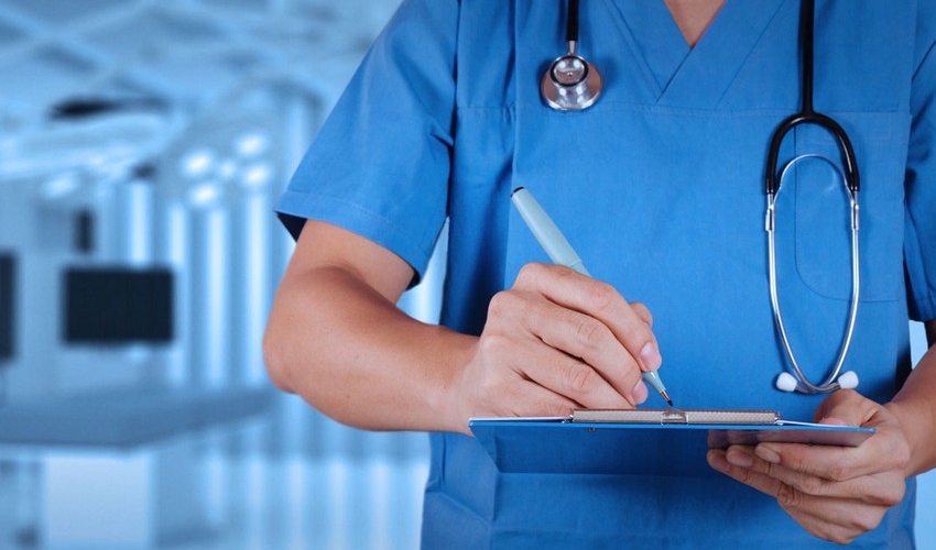 Xaricdə təhsil almış həkimlərin işə qəbulu daha 1 il uzadıldı