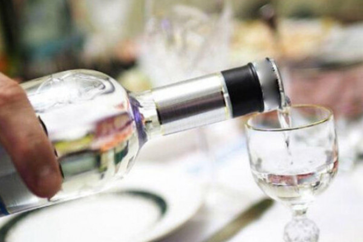 İranda saxta spirtli içkidən 15 nəfər ölüb