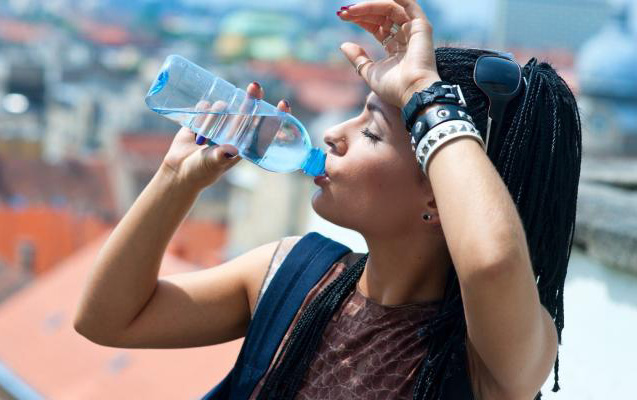 Səhiyyə Nazirliyi günvurma ilə bağlı əhaliyə müraciət etdi