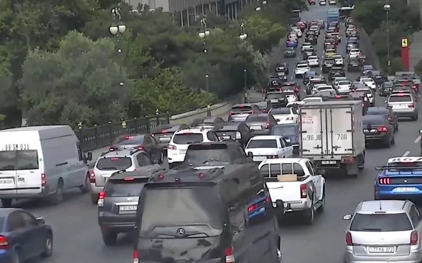 Hansı yollarda tıxac var? - SİYAHI