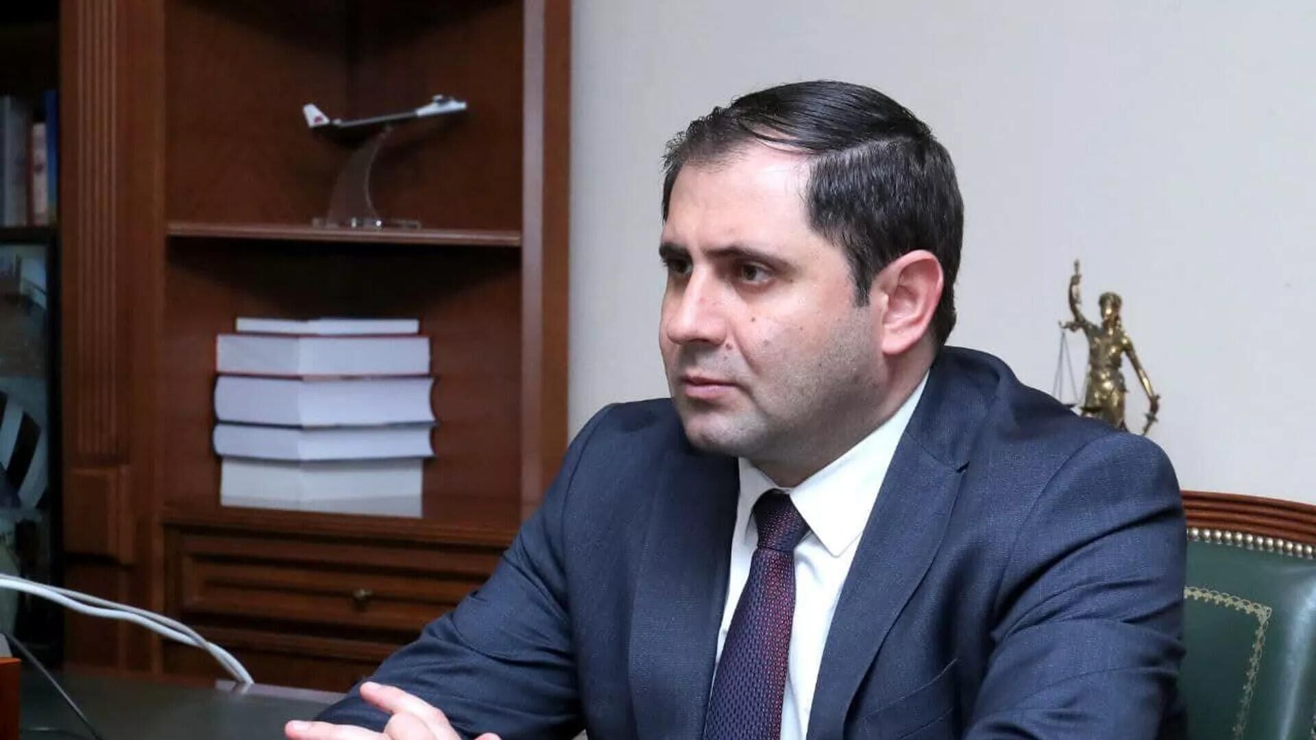 Papikyan Fransa ilə hərbi əməkdaşlıqdan YAZDI