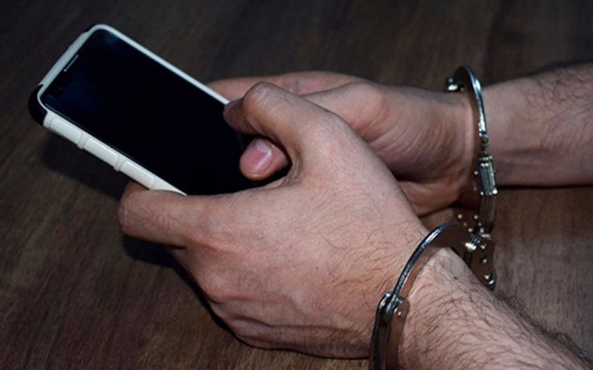 Parkda 2 nəfərin telefonu oğurlandı