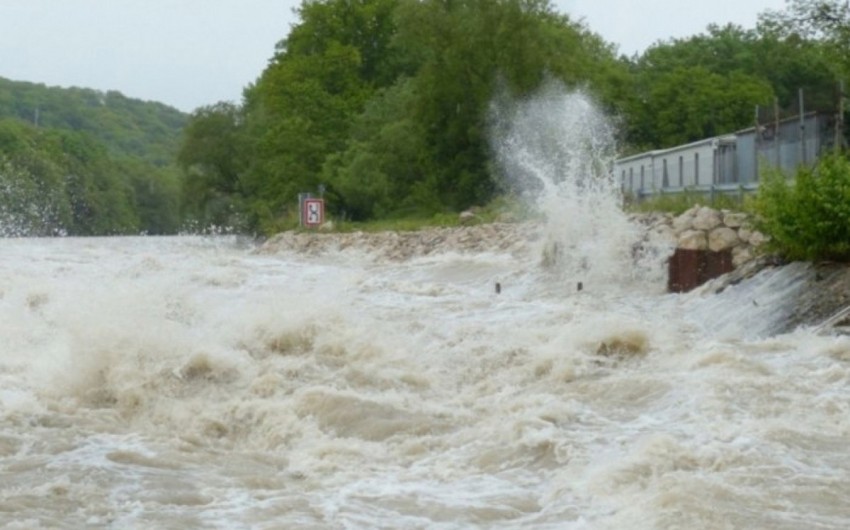 Yenə sel, leysan - FAKTİKİ HAVA