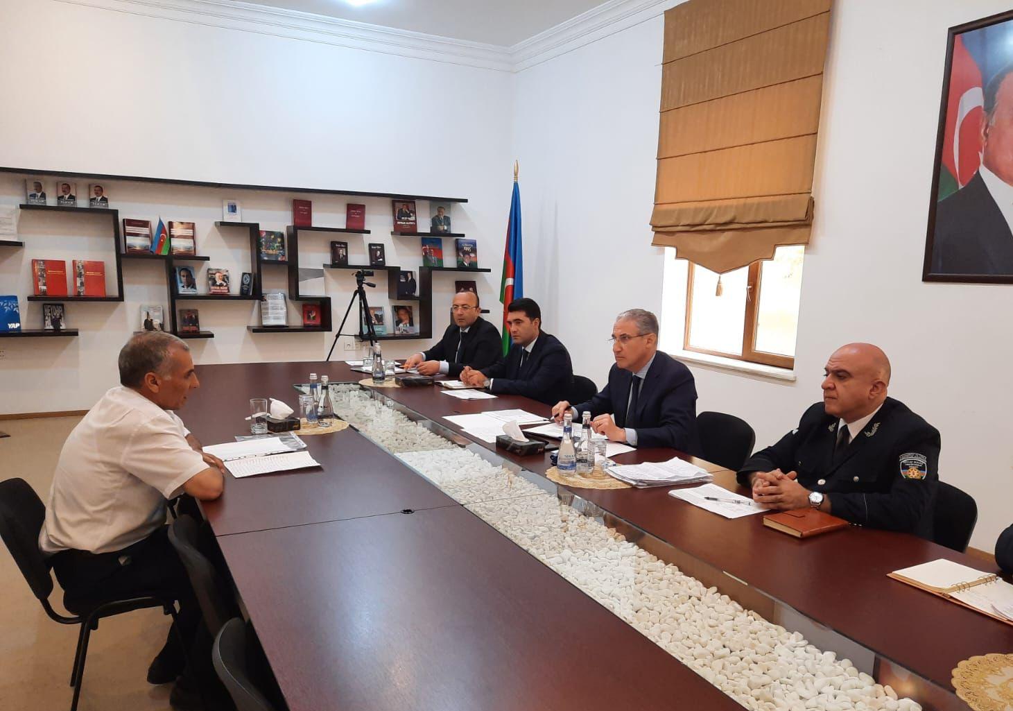 Muxtar Babayev Göyçayda vətəndaşları qəbul edib