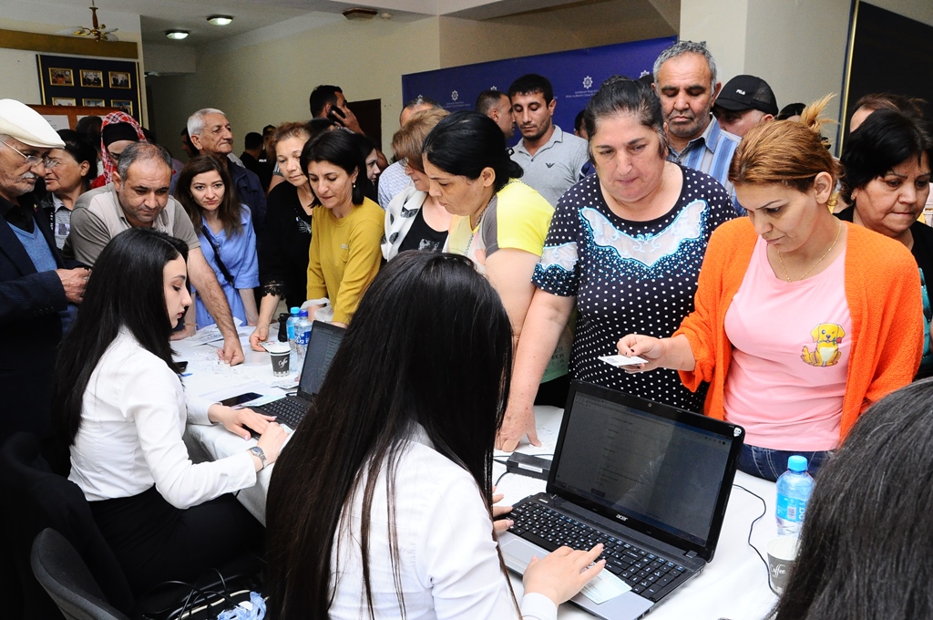 Naftalanda əmək yarmarkası təşkil edilib - FOTO