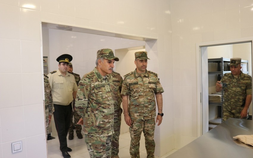 Xanlar Vəliyev azad olunmuş ərazilərdə hərbçilərlə görüşüb - FOTOLAR