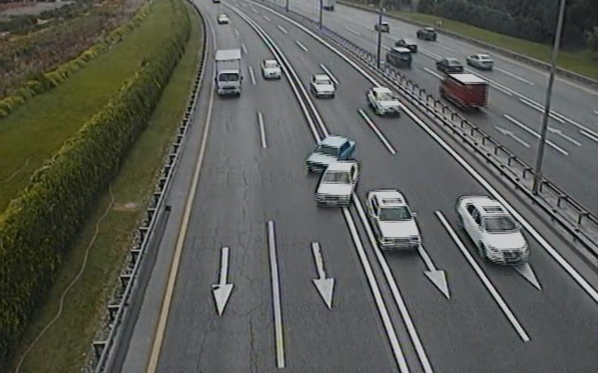 Aeroport yolunda üç maşın toqquşdu