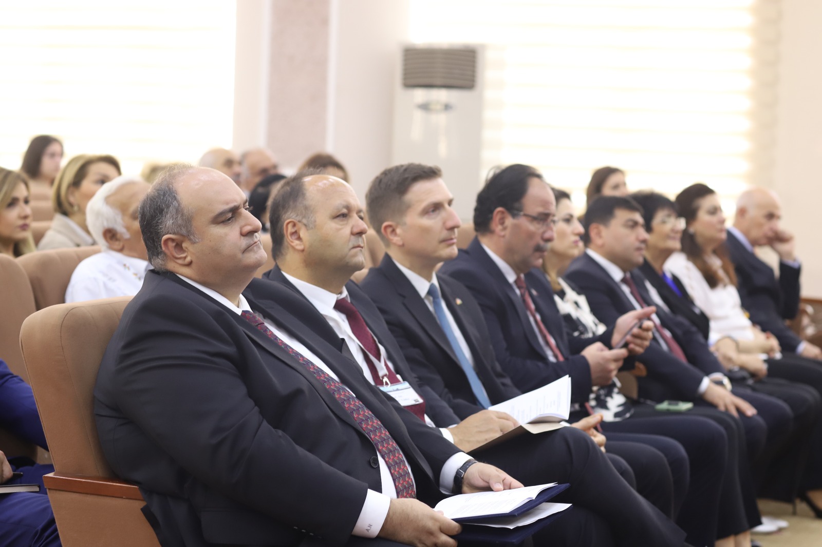 BSU-da beynəlxalq elmi simpozium keçirilir - FOTOLAR