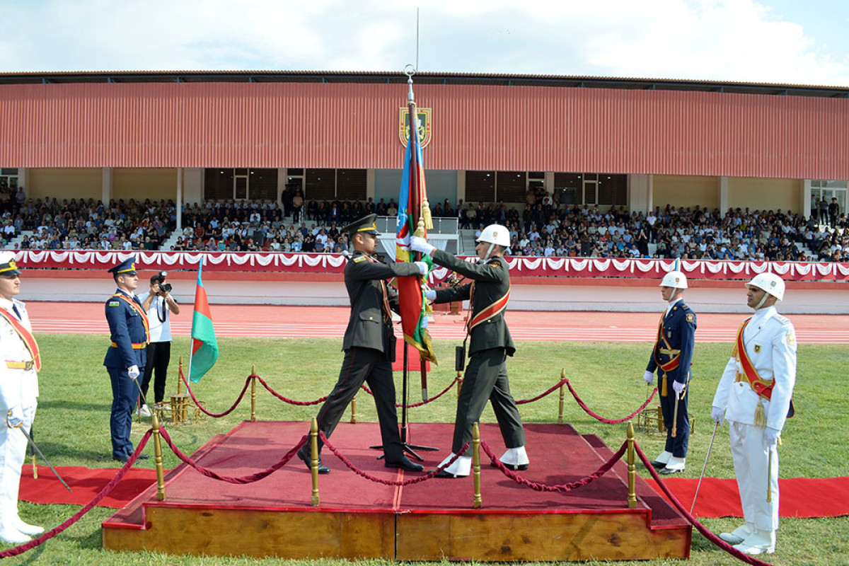 Hərbi İnstitutda buraxılış mərasimi - FOTOLAR