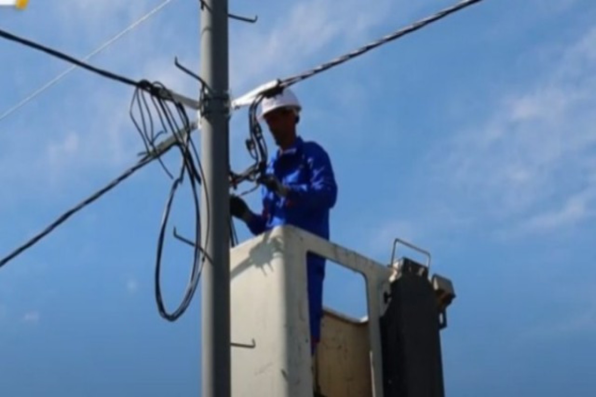 Gədəbəy və Samuxda elektrik şəbəkəsi yenilənir - VİDEO