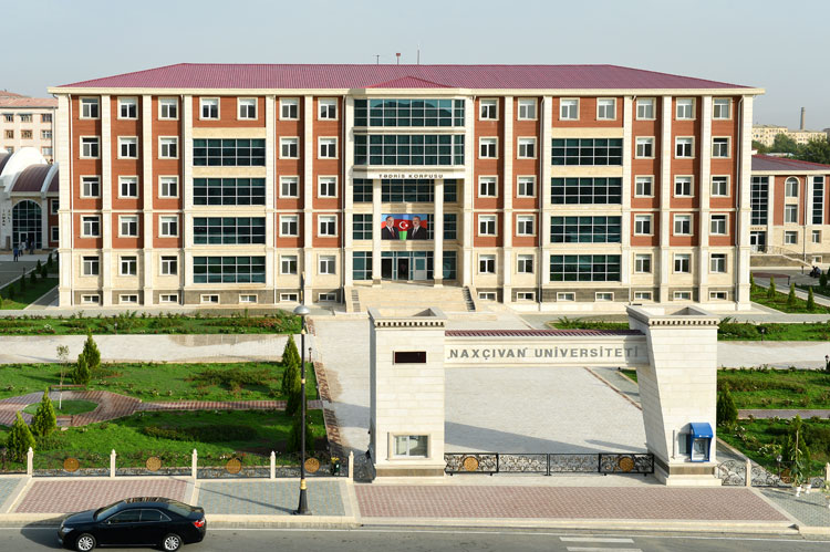 Bu lisey Naxçıvan Dövlət Universitetinin tabeliyinə verildi