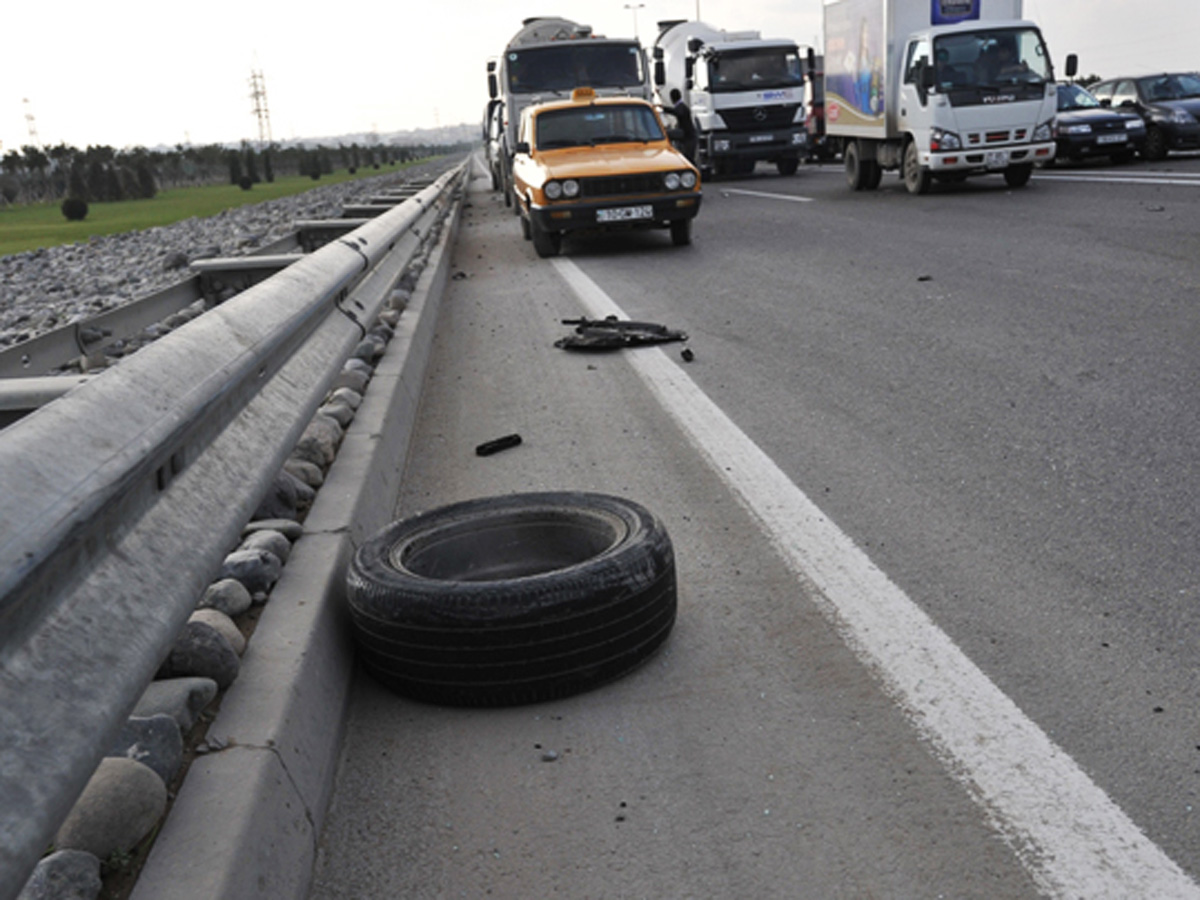 Ötən gün yol qəzalarında 8 nəfər ölüb