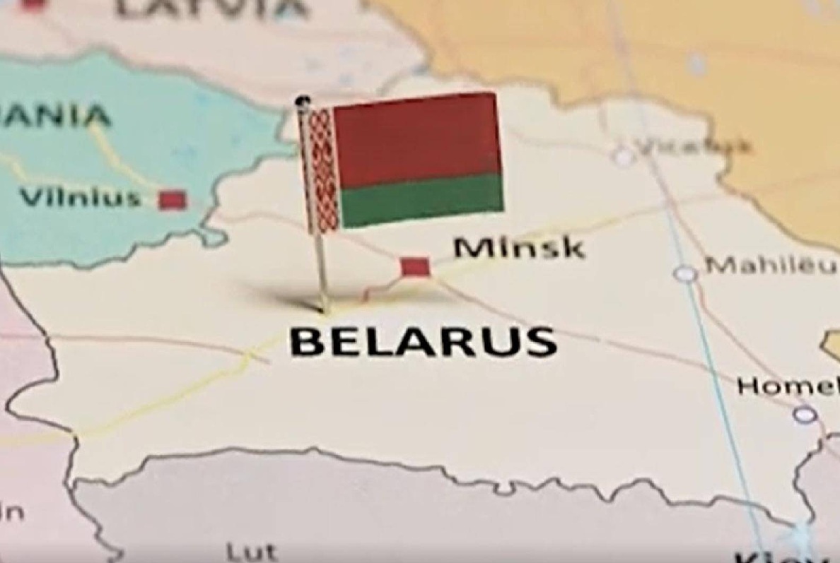 Belarus Ukrayna ilə sərhədə hərbi texnika yığır