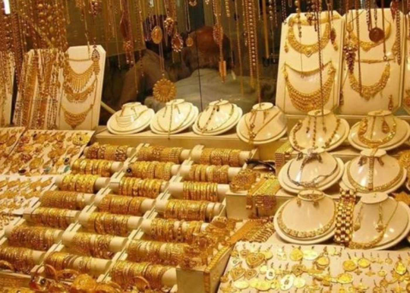 Qızıl mağazasını qarət etdi, polisdən qaça bilmədi