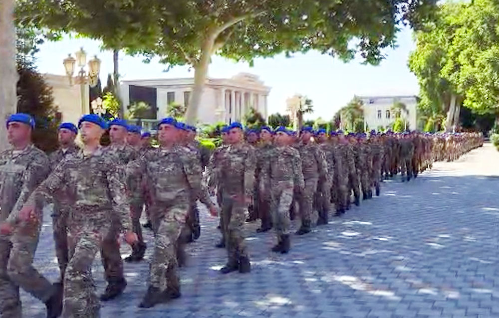 3 şəhərdə hərbi yürüşlər keçirildi - FOTO