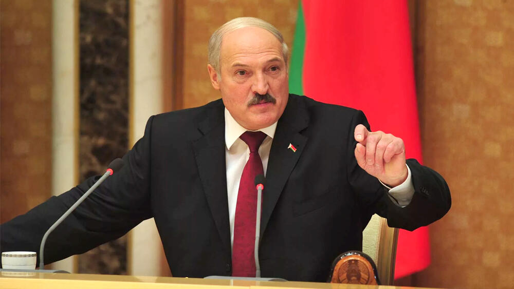 Lukaşenko əmr verdi: Ordu tam döyüş vəziyyətinə gətirilir