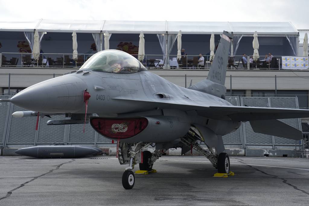 Ukrayna ilin sonuna qədər F-16 qırıcıları ala bilər