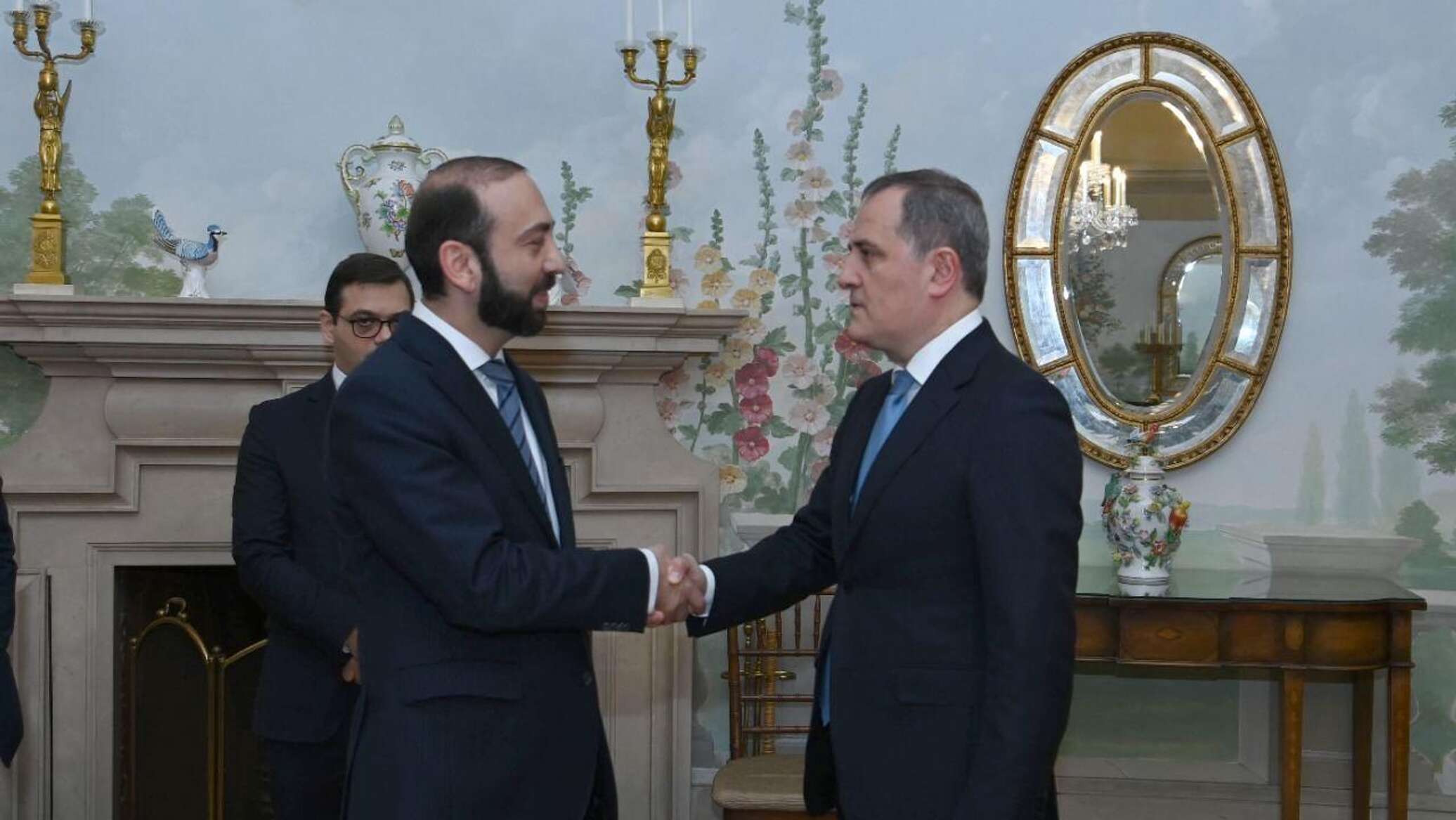 Ceyhun Bayramovla Mirzoyanın görüşü başladı