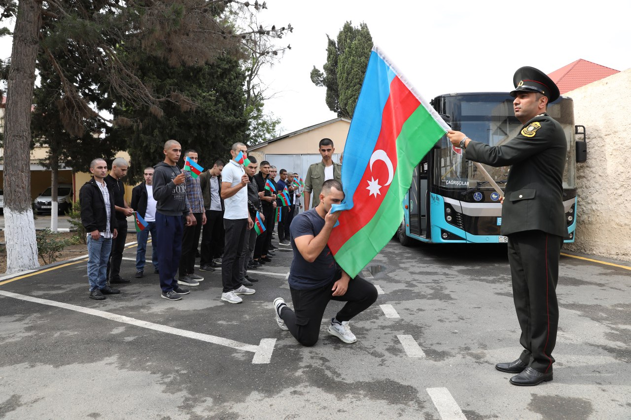 Çağırışçılar hərbi xidmətə yola salındı - FOTO