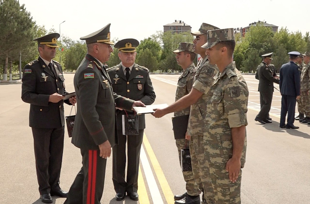 Naxçıvanda növbəti “Zabit hazırlığı kursu”nun buraxılış mərasimi - FOTO