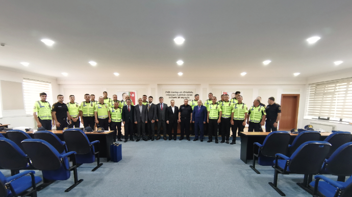Xidmətdə fərqlənən yol polisləri mükafatlandırıldı