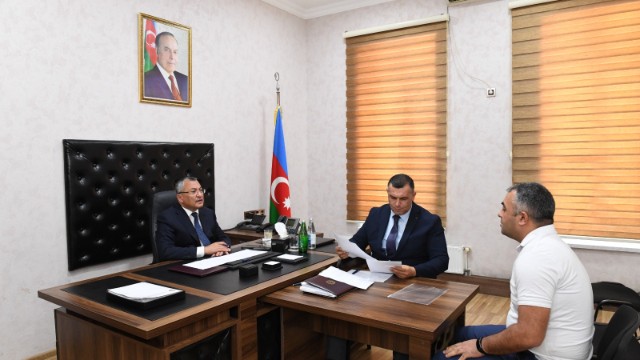 Komitə sədri vətəndaşları qəbul etdi - FOTOLAR