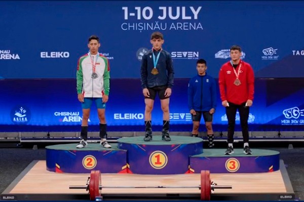 İdmançımız Avropa birinciliyində üç medal qazandı