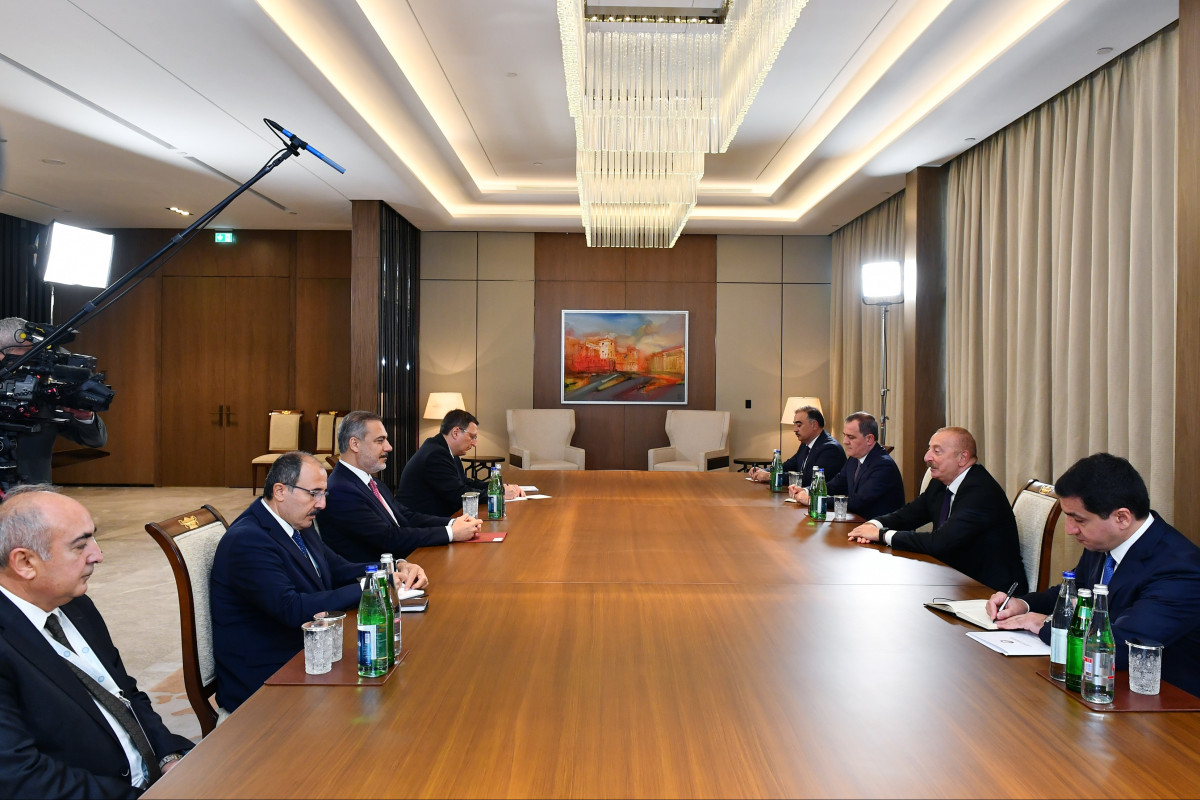 Prezident Hakan Fidanla Ermənistanı müzakirə edib
