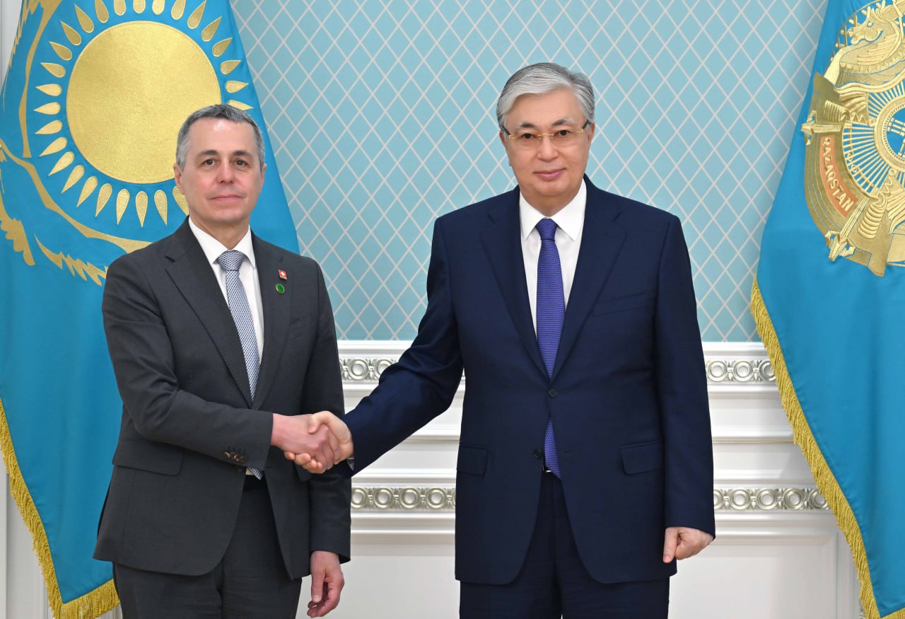 Tokayev İsveçrə XİN başçısı ilə iqtisadi layihələri müzakirə etdi