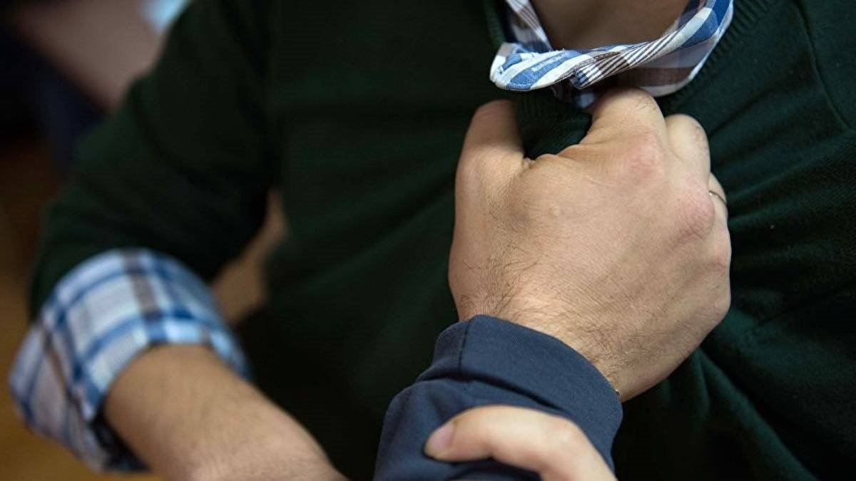 Ana və oğlunu küçədə döydülər 