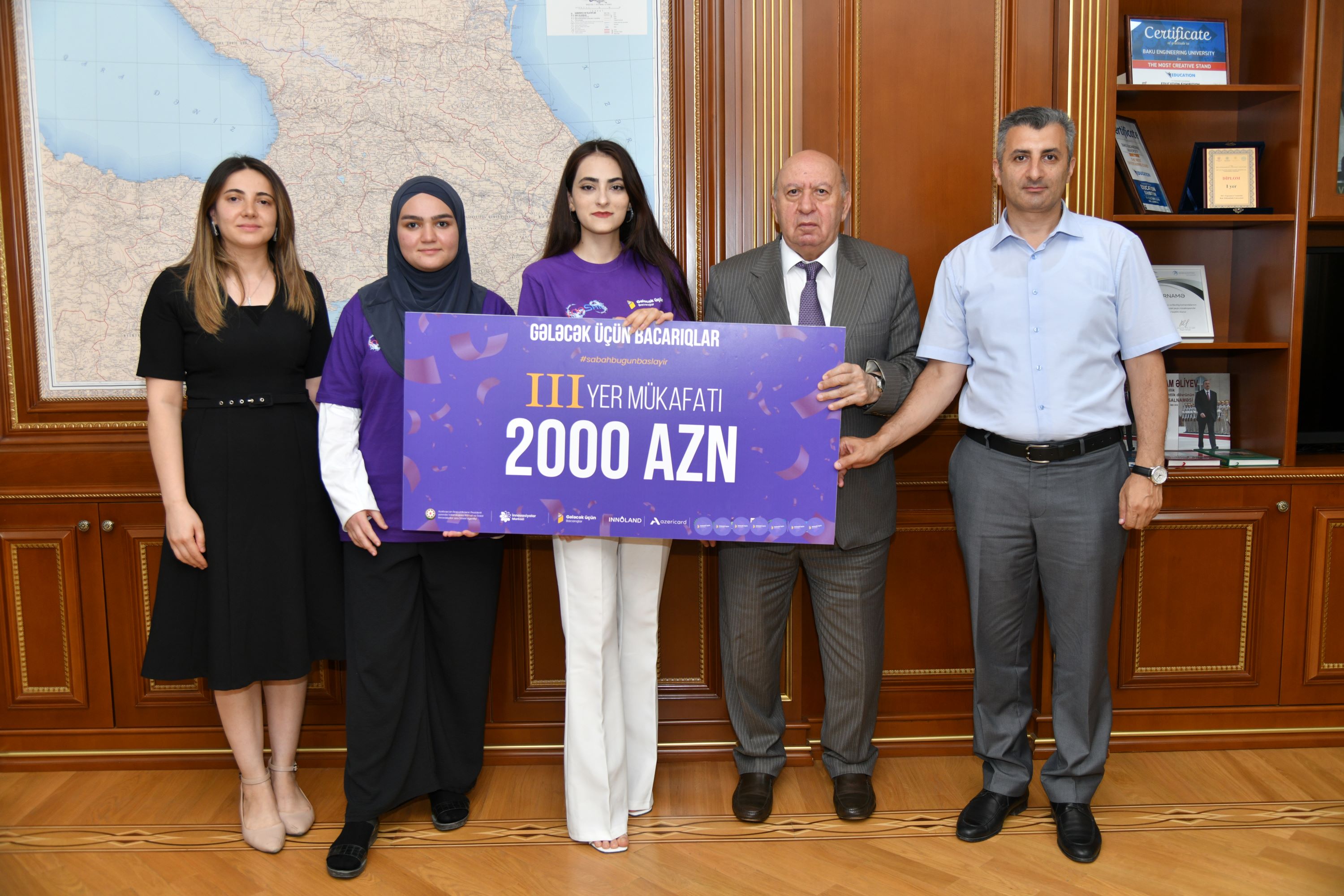 Havar Məmmədov uğur qazanan tələbələrlə görüşüb - FOTOLAR