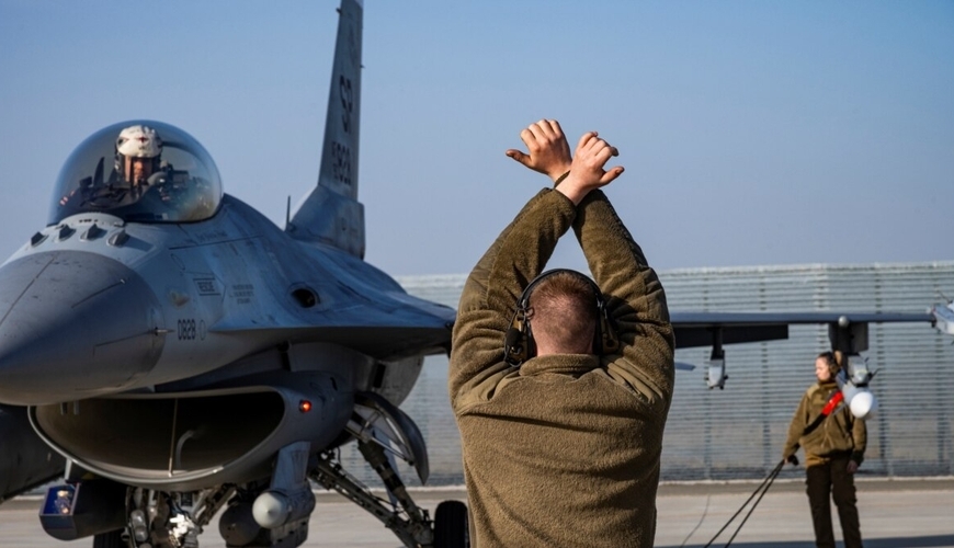 Çexiya Ukraynaya F-16-lar üçün təlim vasitələri verəcək