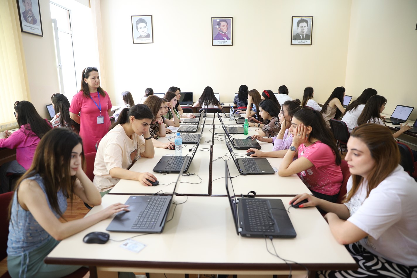 GDU-də tələbələrin yekun dövlət attestasiyası keçirilib - FOTO