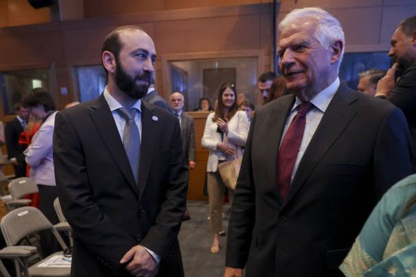 Mirzoyan Borrel ilə danışıqlar apardı 