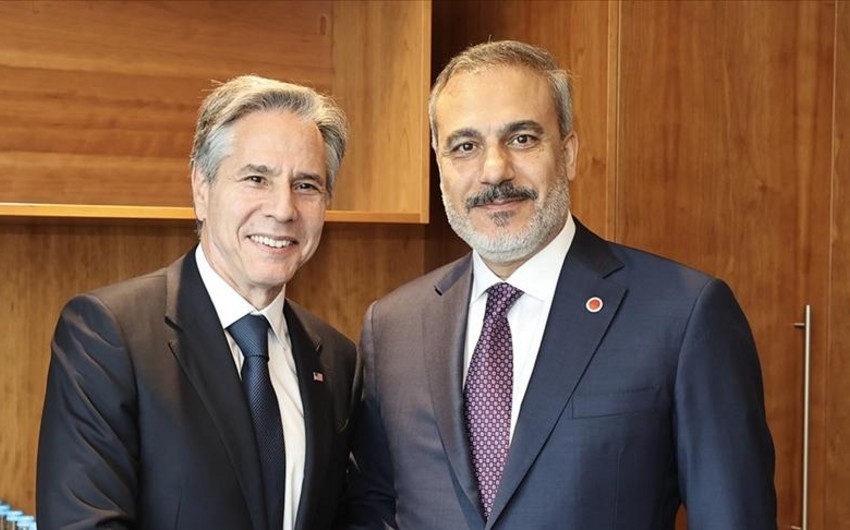 Fidan Blinkenlə Ukraynanı müzakirə etdi 