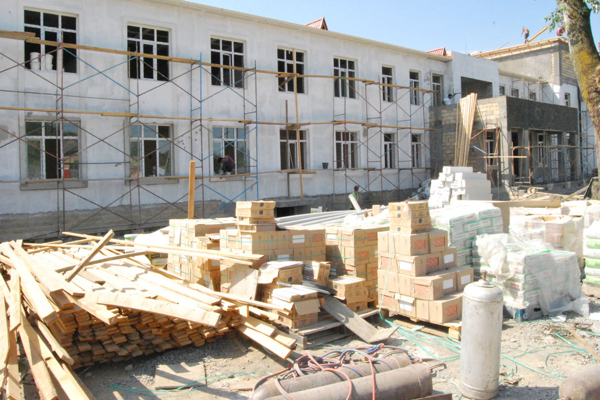 Bakıda 6 məktəbdə tikinti və təmir işləri aparılır