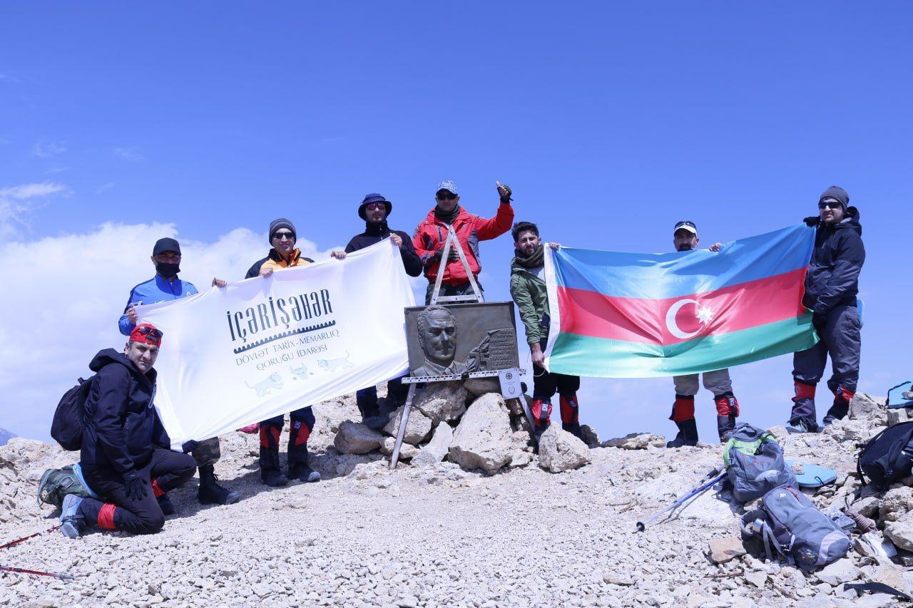 İçərişəhər Qoruq İdarəsinin əməkdaşları “Heydər Zirvəsi”ndə