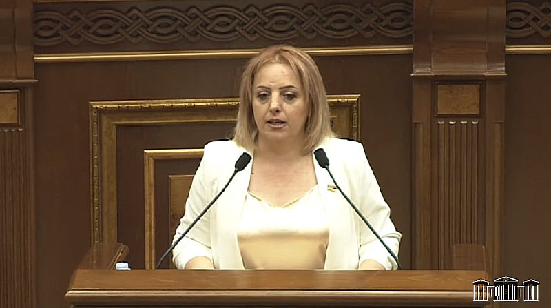 Ermənistanda ölən deputatın yerinə yenisi gəldi