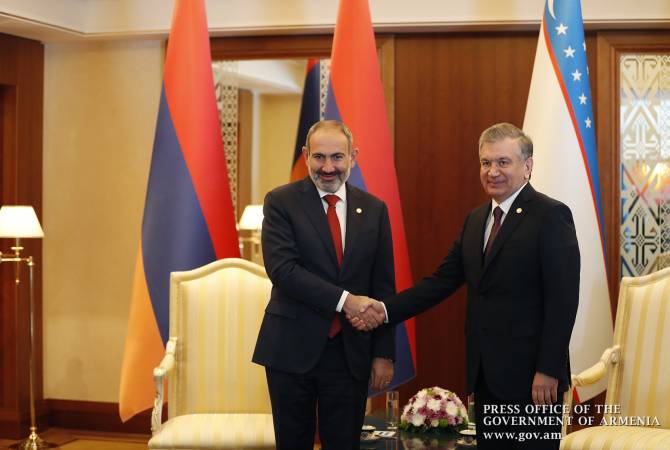 Paşinyan da Mirziyoyevi təbrik etdi