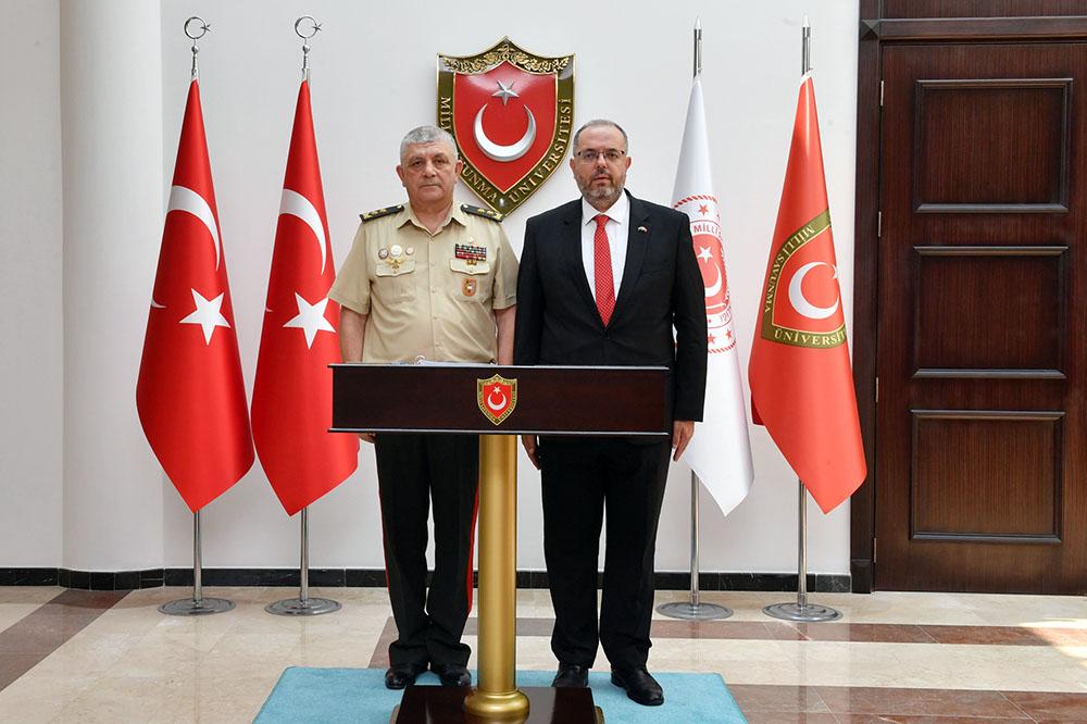 General Heydər Piriyev Türkiyəyə getdi